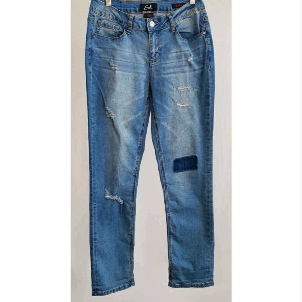 Earl Boyfriend Distressed light-washed jeans